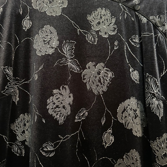 Black Floral Velvet Maxi Dress - Picture 6 of 9